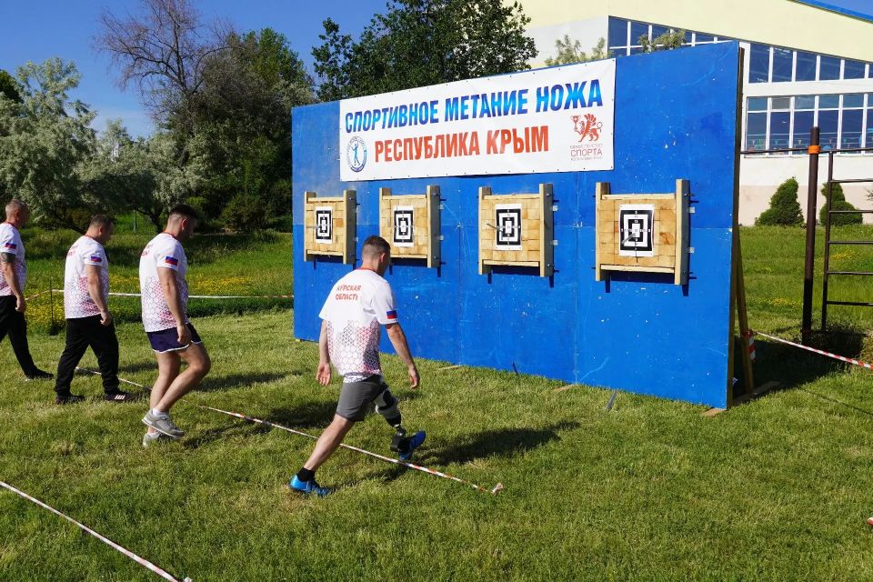 Курская команда завоевала три медали на Фестивале «Кубок Героев» среди участников специальной военной операции, обучающихся в региональных кадровых программах «Время героев» Курская команда завоевала три медали на Фестивале «Кубок Героев» среди участников специальной военной операции, обучающихся в региональных кадровых программах «Время героев»