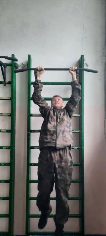 В период с 1 по 5 июня на базе школ Пристенского района прошли ежегодные учебные сборы с юношами 10-х классов В период с 1 по 5 июня на базе школ Пристенского района прошли ежегодные учебные сборы с юношами 10-х классов