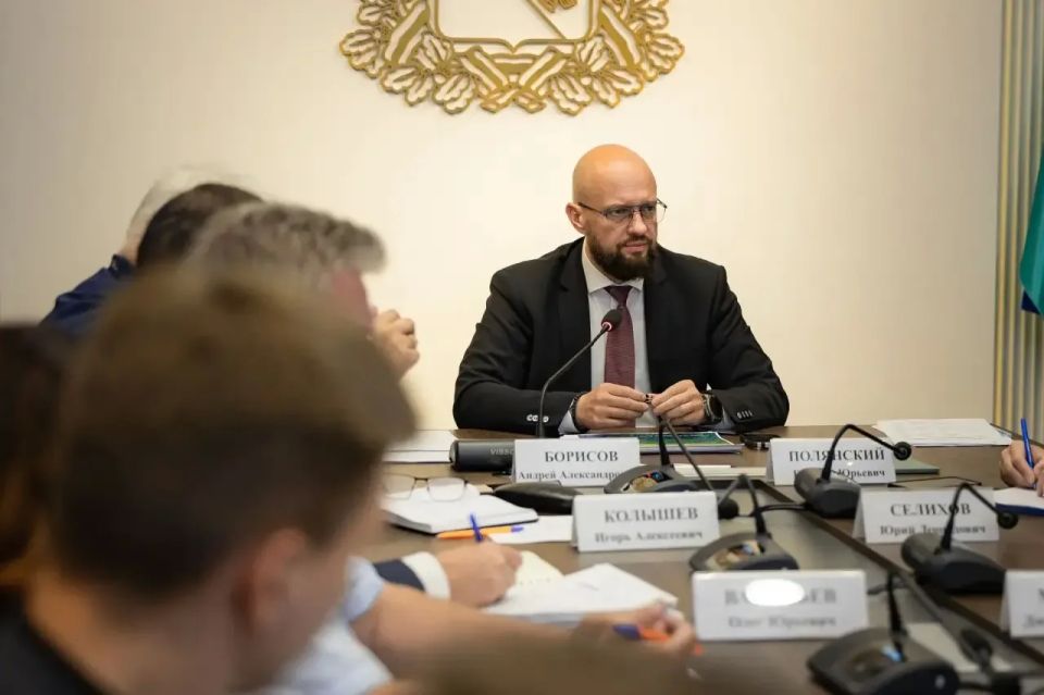 Сегодня с подрядчиком ООО «Унипроф» обсудили уборку парков и скверов Сегодня с подрядчиком ООО «Унипроф» обсудили уборку парков и скверов