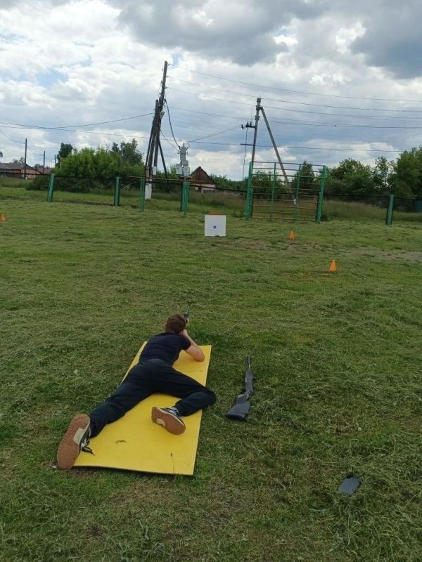 В период с 1 по 5 июня на базе школ Пристенского района прошли ежегодные учебные сборы с юношами 10-х классов В период с 1 по 5 июня на базе школ Пристенского района прошли ежегодные учебные сборы с юношами 10-х классов