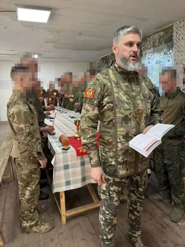 По благословению Преосвященнейшего епископа Паисия, настоятель храма Благовещения Пресвятой Богородицы села Миленино, иерей Виталий Самбурский, посетил наших бойцов, которые сейчас выполняют важные задачи в рамках... По благословению Преосвященнейшего епископа Паисия, настоятель храма Благовещения Пресвятой Богородицы села Миленино, иерей Виталий Самбурский, посетил наших бойцов, которые сейчас выполняют важные задачи в рамках...