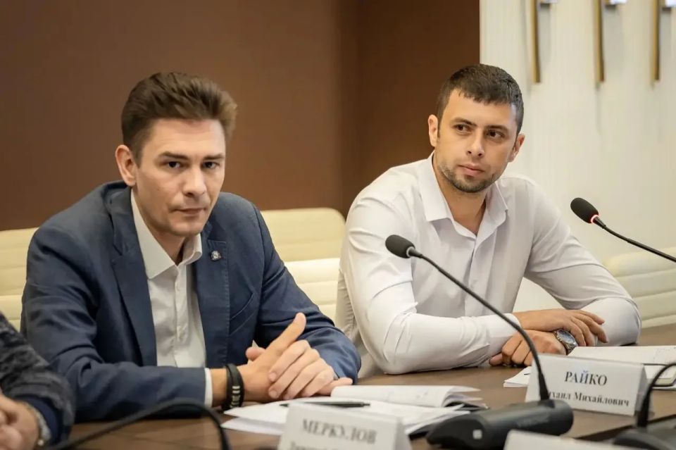 Сегодня с подрядчиком ООО «Унипроф» обсудили уборку парков и скверов Сегодня с подрядчиком ООО «Унипроф» обсудили уборку парков и скверов