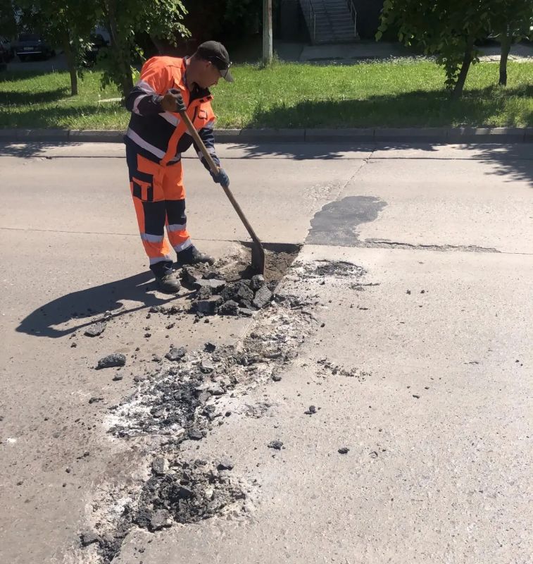 Ямочный ремонт в Железногорске продолжается! Ямочный ремонт в Железногорске продолжается!
