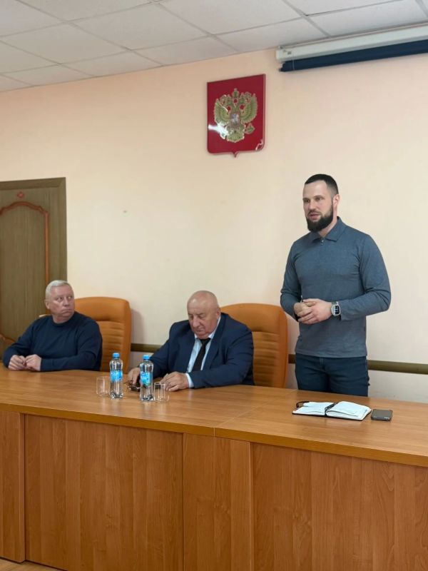 Депутаты Курской областной Думы продолжают открытый диалог с земляками и работают над инициативами своих избирателей Депутаты Курской областной Думы продолжают открытый диалог с земляками и работают над инициативами своих избирателей