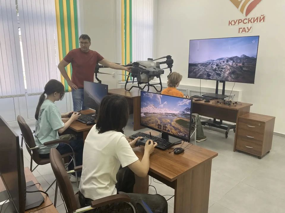 гостях у инженерного факультета Курского государственного аграрного университета побывали ученики 10-го инженерно-технологического класса школы № 18 имени А.С. Сергеева Курска гостях у инженерного факультета Курского государственного аграрного университета побывали ученики 10-го инженерно-технологического класса школы № 18 имени А.С. Сергеева Курска