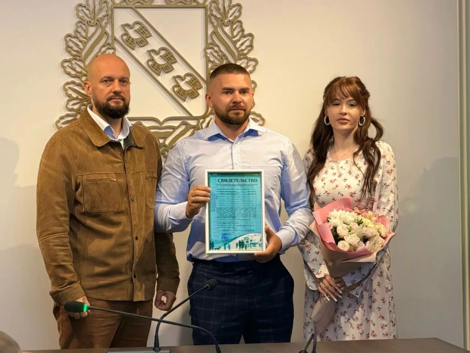 В Курске четыре семьи получили соцвыплату на улучшение жилищных условий В Курске четыре семьи получили соцвыплату на улучшение жилищных условий