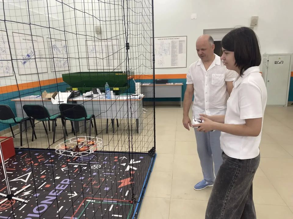гостях у инженерного факультета Курского государственного аграрного университета побывали ученики 10-го инженерно-технологического класса школы № 18 имени А.С. Сергеева Курска гостях у инженерного факультета Курского государственного аграрного университета побывали ученики 10-го инженерно-технологического класса школы № 18 имени А.С. Сергеева Курска