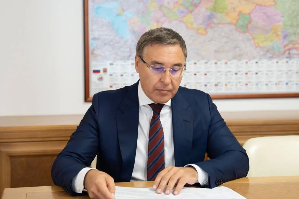 Валерий Фальков провел рабочую встречу с губернатором Курской области Александром Хинштейном Валерий Фальков провел рабочую встречу с губернатором Курской области Александром Хинштейном