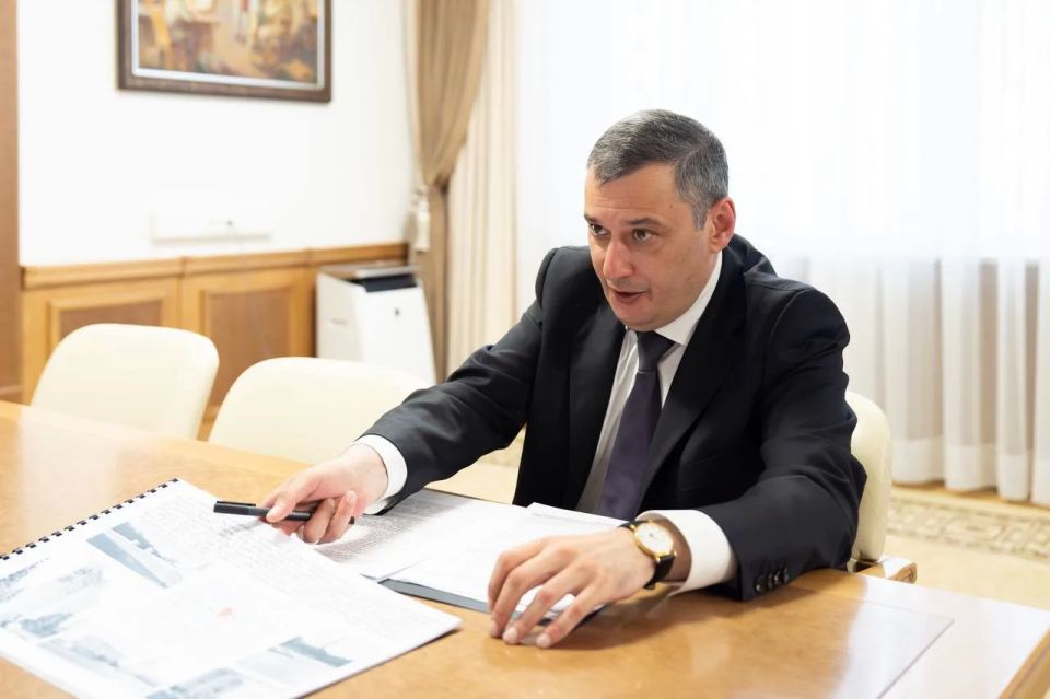 Валерий Фальков провел рабочую встречу с губернатором Курской области Александром Хинштейном Валерий Фальков провел рабочую встречу с губернатором Курской области Александром Хинштейном