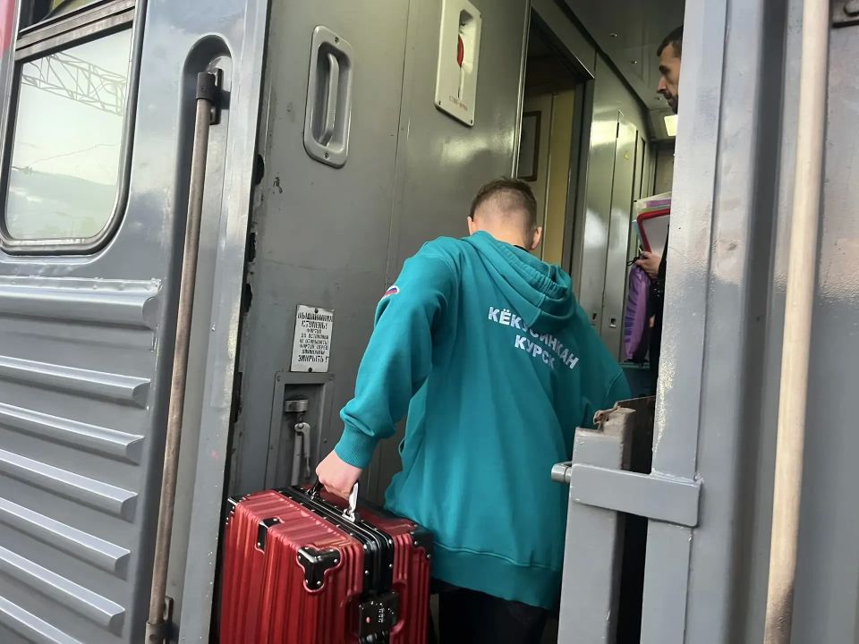 Пятьдесят юных курян отправились в оздоровительный лагерь Калужской области Пятьдесят юных курян отправились в оздоровительный лагерь Калужской области