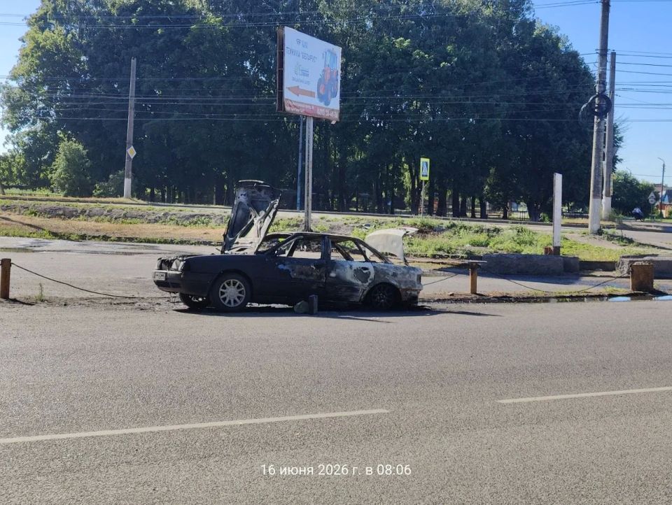 В Курске на Магистральном проезде дотла сгорела "Ауди" В Курске на Магистральном проезде дотла сгорела "Ауди"