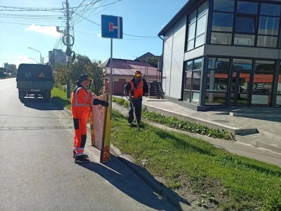 Дорожные службы ведут активную работу по благоустройству Дорожные службы ведут активную работу по благоустройству