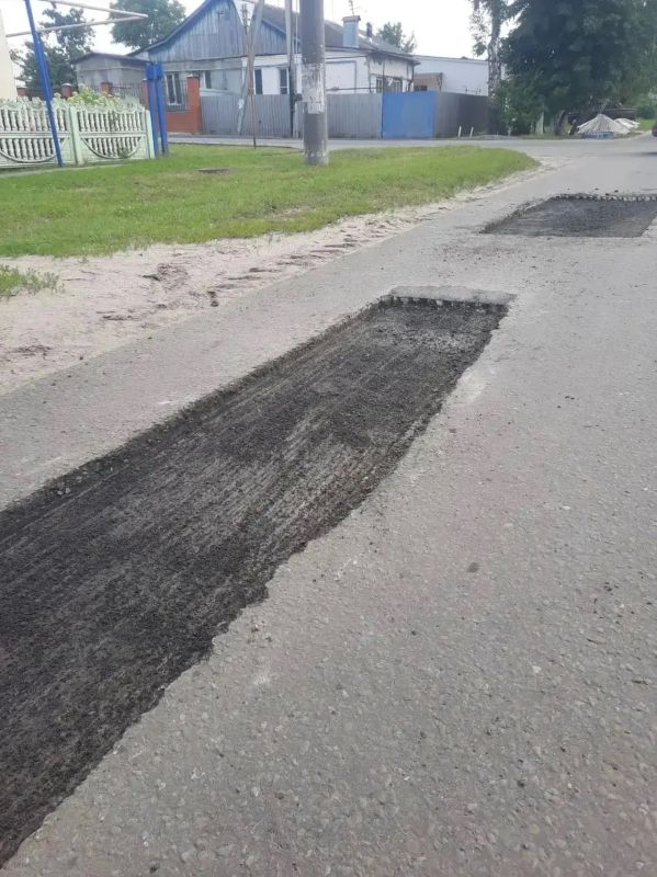 В Курске продолжают ремонтировать дороги В Курске продолжают ремонтировать дороги