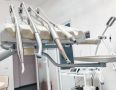 Почти два года жительница Касторенского района Курской области добивалась, чтобы стоматолог вернул ей деньги за некачественное лечение