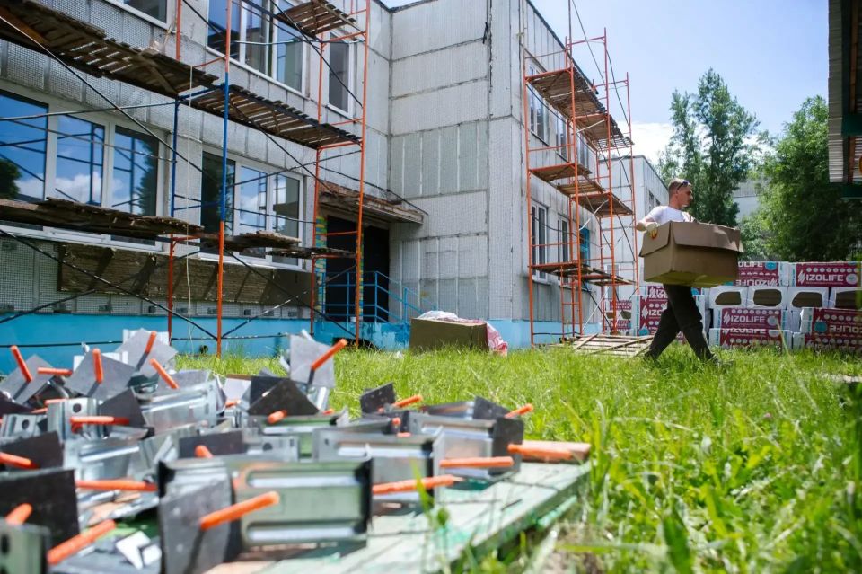 В Курске по нацпроектам «Молодёжь и дети» и «Семья» капитально ремонтируют школы и детские сады В Курске по нацпроектам «Молодёжь и дети» и «Семья» капитально ремонтируют школы и детские сады