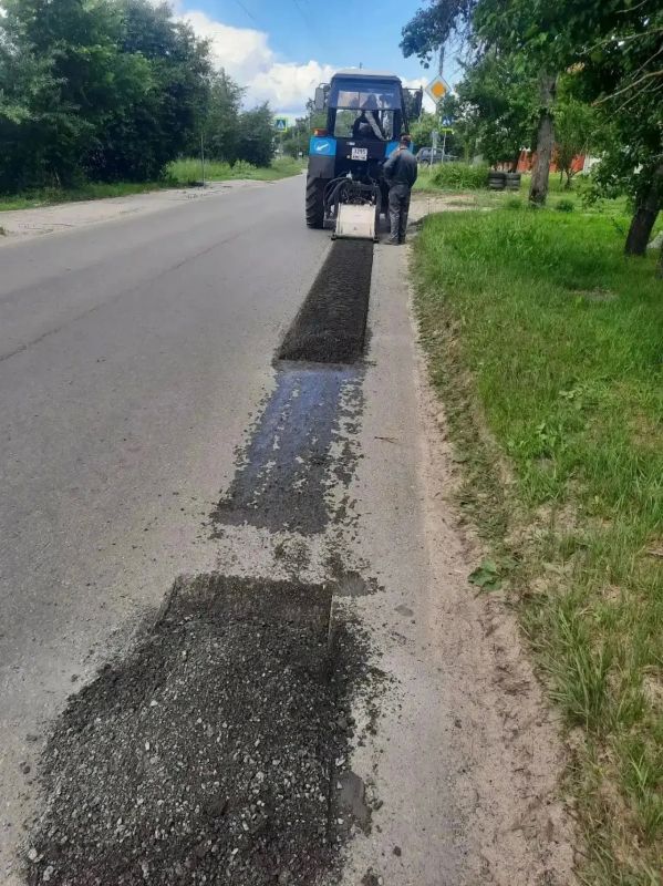 В Курске продолжают ремонтировать дороги В Курске продолжают ремонтировать дороги