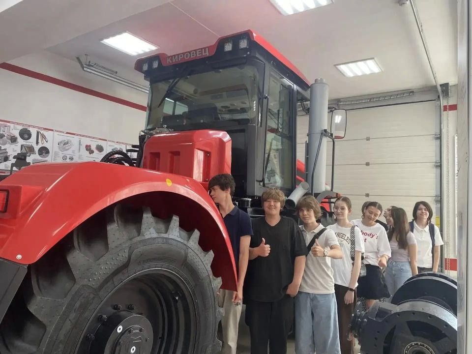Курским школьникам провели экскурсию по инженерному факультету