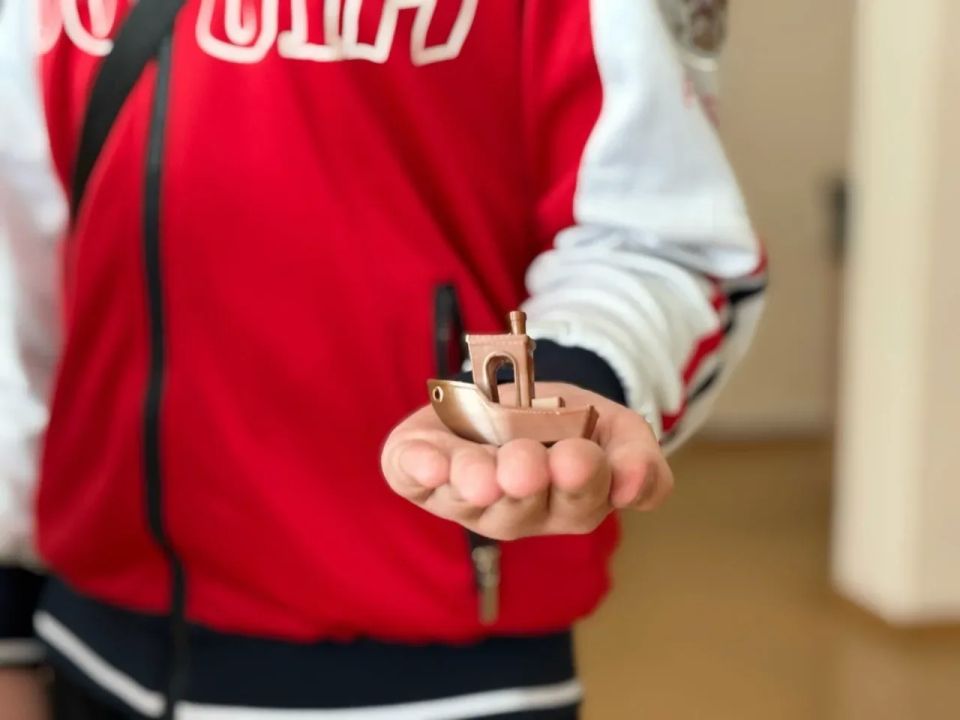 В Культурном центре семейного чтения и досуга им. П.А. Михина прошло увлекательное занятие «Магия 3D-печати» для учеников школы № 52 им. Я.М. Киселева