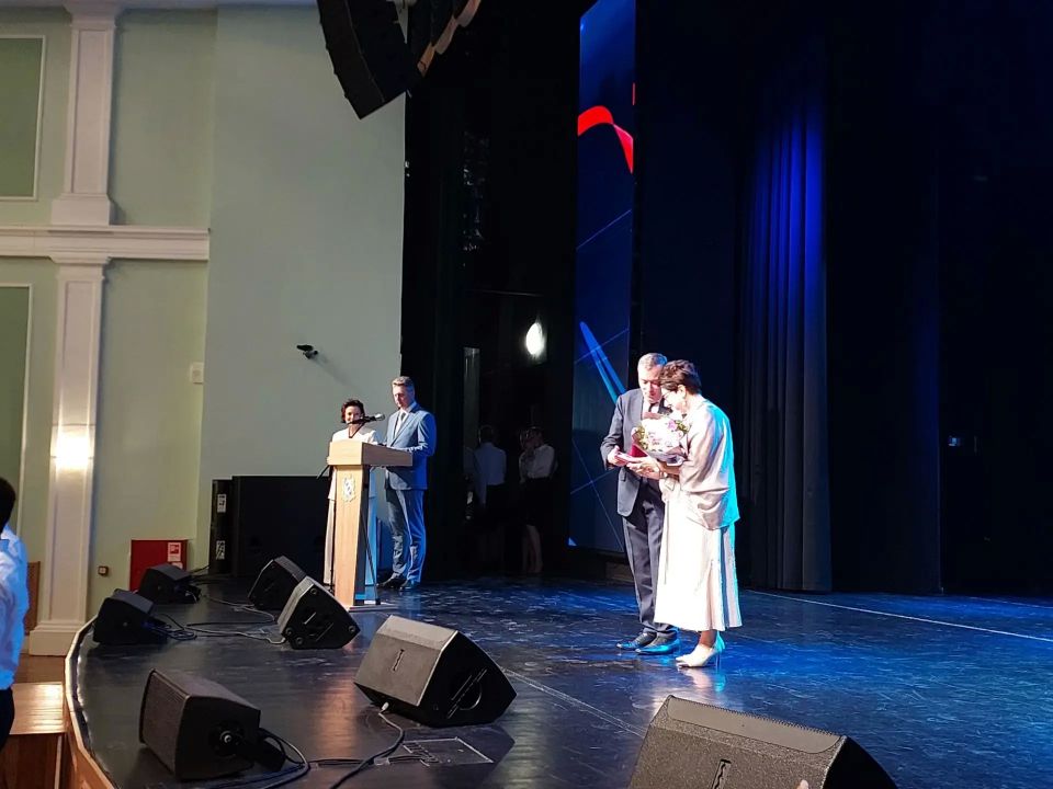 В преддверии профессионального праздника в Курске чествовали медицинских работников В преддверии профессионального праздника в Курске чествовали медицинских работников