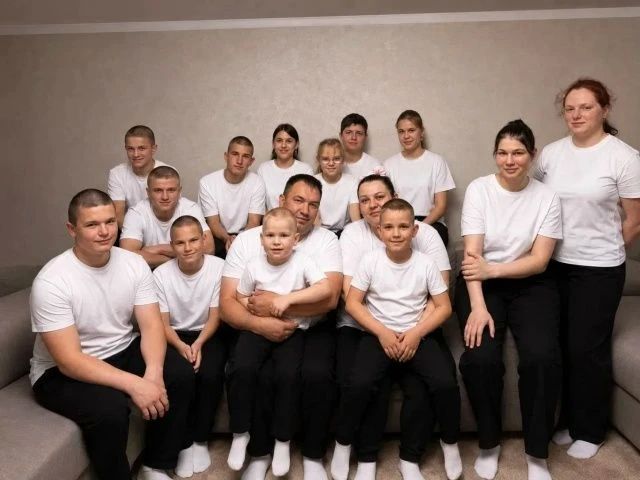 Завершился региональный этап Всероссийского конкурса «Семья года».Цели конкурса - укрепление института семьи в обществе, сохранение лучших семейных традиций, изучение опыта выдающихся семей Курской области