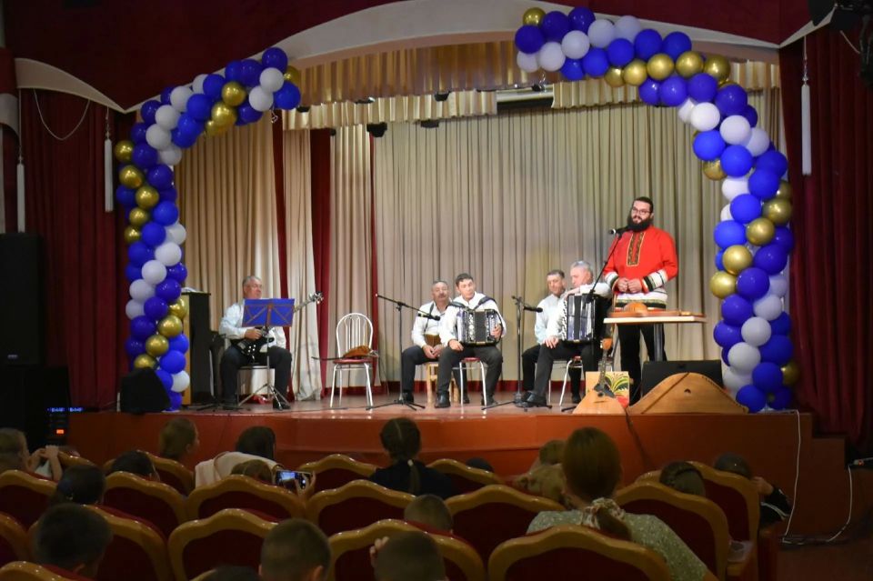 На базе Фатежского РДНТ для учащихся Фатежской школы №1 состоялся фольклорный урок На базе Фатежского РДНТ для учащихся Фатежской школы №1 состоялся фольклорный урок