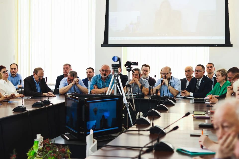 Новый руководитель Курского госуниверситета Екатерина Харченко, которую сегодня представили коллективу вуза, прокомментировала своё назначение Новый руководитель Курского госуниверситета Екатерина Харченко, которую сегодня представили коллективу вуза, прокомментировала своё назначение