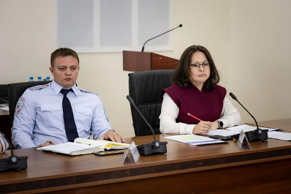 В администрации города при участие первого заместителя главы Владимира Гребенкина состоялось заседание межведомственной комиссии Курска по профилактике злоупотребления наркотическими средствами В администрации города при участие первого заместителя главы Владимира Гребенкина состоялось заседание межведомственной комиссии Курска по профилактике злоупотребления наркотическими средствами