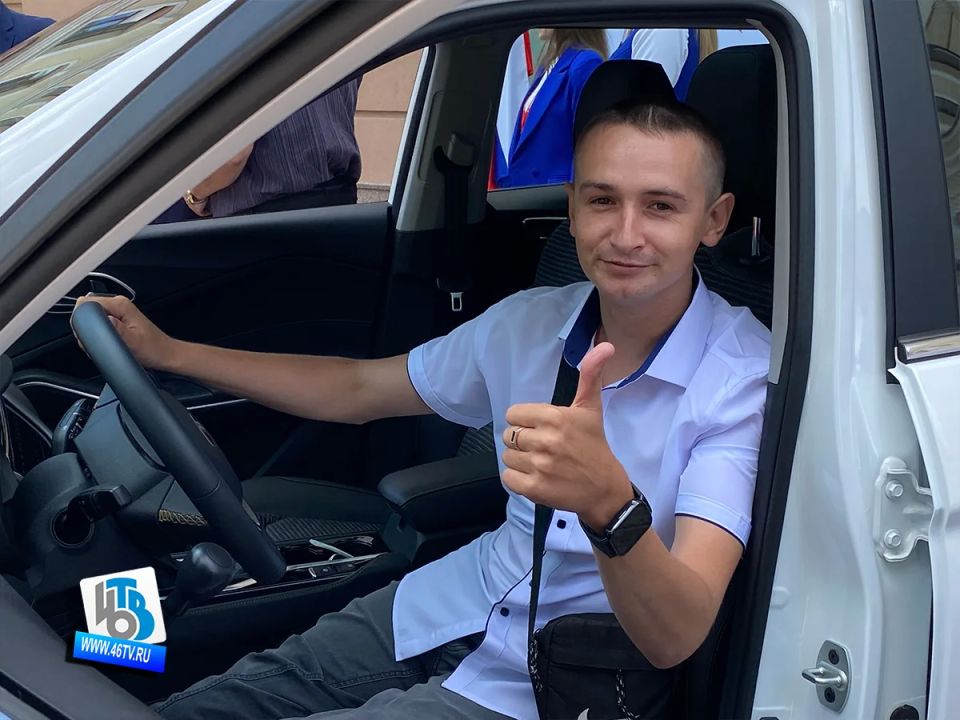 В Курске ветеранам СВО с тяжёлыми ранениями стали выдавать автомобили В Курске ветеранам СВО с тяжёлыми ранениями стали выдавать автомобили