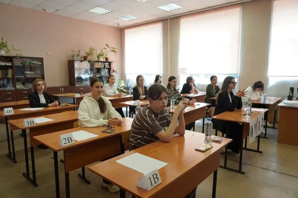 В Курской области 13 выпускников сдали ЕГЭ по русскому языку на высший балл