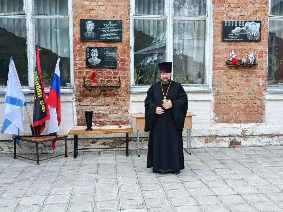 В МБОУ "Марицкая СОШ имени капитана 1 ранга К.А.Иванова" Льговского района состоялось открытие музейной экспозиции под названием «Время выбрало нас» В МБОУ "Марицкая СОШ имени капитана 1 ранга К.А.Иванова" Льговского района состоялось открытие музейной экспозиции под названием «Время выбрало нас»