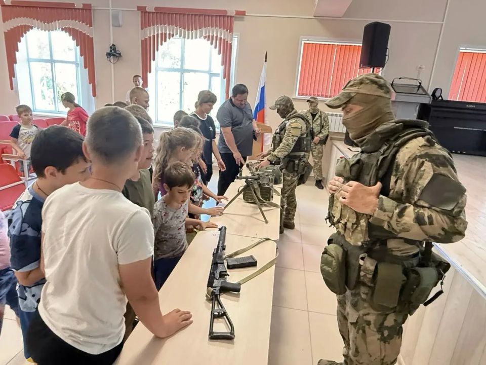 На каникулах юные афанасьевцы не только отдыхают в пришкольном оздоровительном лагере «Алые паруса», но и получают важные знания На каникулах юные афанасьевцы не только отдыхают в пришкольном оздоровительном лагере «Алые паруса», но и получают важные знания