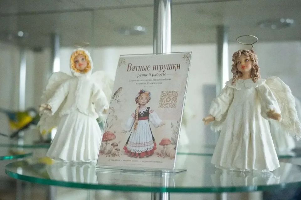 В гостинице «Центральная» в Курске открылась выставка работ местных мастеров В гостинице «Центральная» в Курске открылась выставка работ местных мастеров