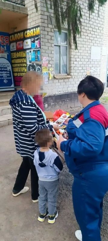 18 июня инструктором пожарной части Поныровского района Противопожарной службы комитета региональной безопасности Курской области Анжеликой Бирюковой был проведён пожарно-профилактический рейд в поселок.Поныри Поныровского...