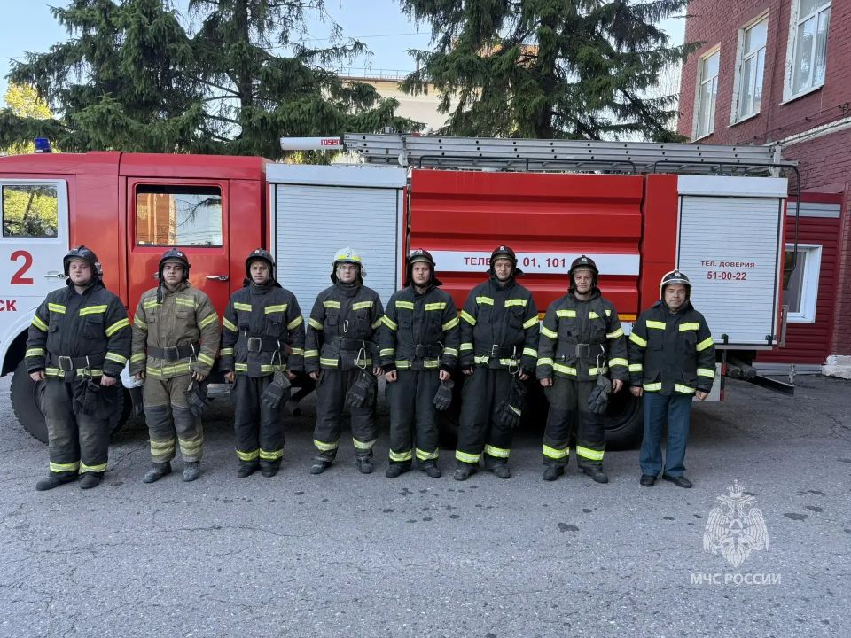 Огнеборцы МЧС России спасли и эвакуировали 26 человек на пожаре Огнеборцы МЧС России спасли и эвакуировали 26 человек на пожаре