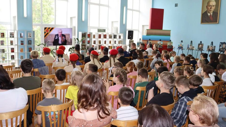 18 июня в Курской областной универсальной научной библиотеке им. Н.Н. Асеева состоялся час исторической памяти «Защитникам – слава и память!» в рамках литературно-патриотического проекта «Подвиг во имя России» 18 июня в Курской областной универсальной научной библиотеке им. Н.Н. Асеева состоялся час исторической памяти «Защитникам – слава и память!» в рамках литературно-патриотического проекта «Подвиг во имя России»