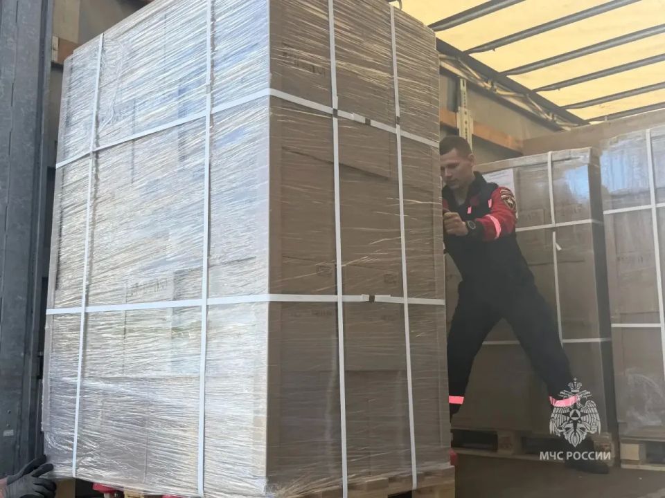 МЧС России доставило в Курскую область более 160 тонн гуманитарной помощи МЧС России доставило в Курскую область более 160 тонн гуманитарной помощи