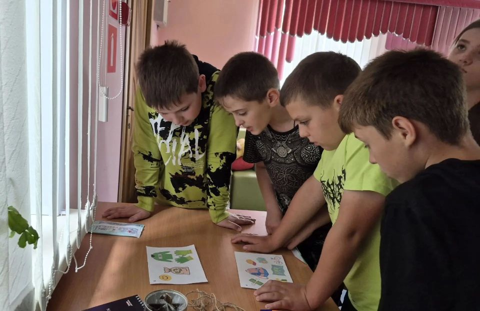 Ребята из детских пришкольных лагерей прошли маршрутную игру «ЭкоГТО» и сдали норматив по бережному отношению к природе Ребята из детских пришкольных лагерей прошли маршрутную игру «ЭкоГТО» и сдали норматив по бережному отношению к природе