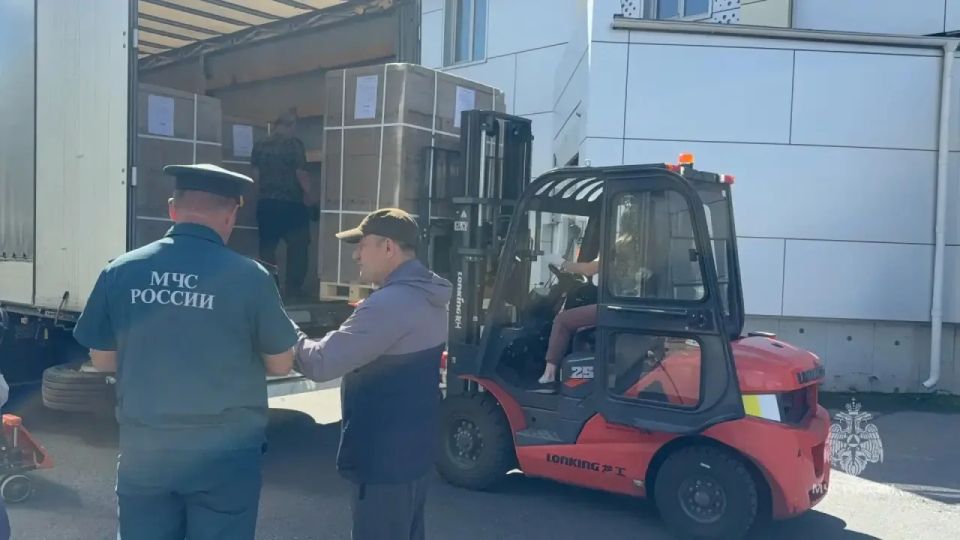 МЧС России доставило в Курскую область более 160 тонн гуманитарной помощи МЧС России доставило в Курскую область более 160 тонн гуманитарной помощи