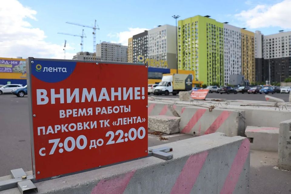 На парковке «Ленты» в Курске установили дополнительные камеры