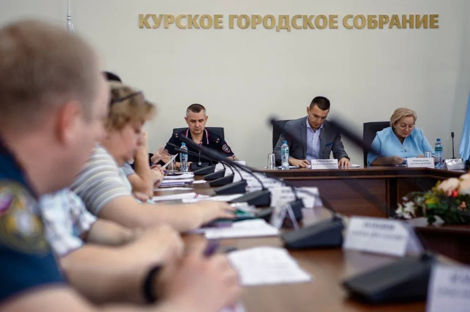 В Курске обсудили меры для снижения аварийности на дорогах В Курске обсудили меры для снижения аварийности на дорогах