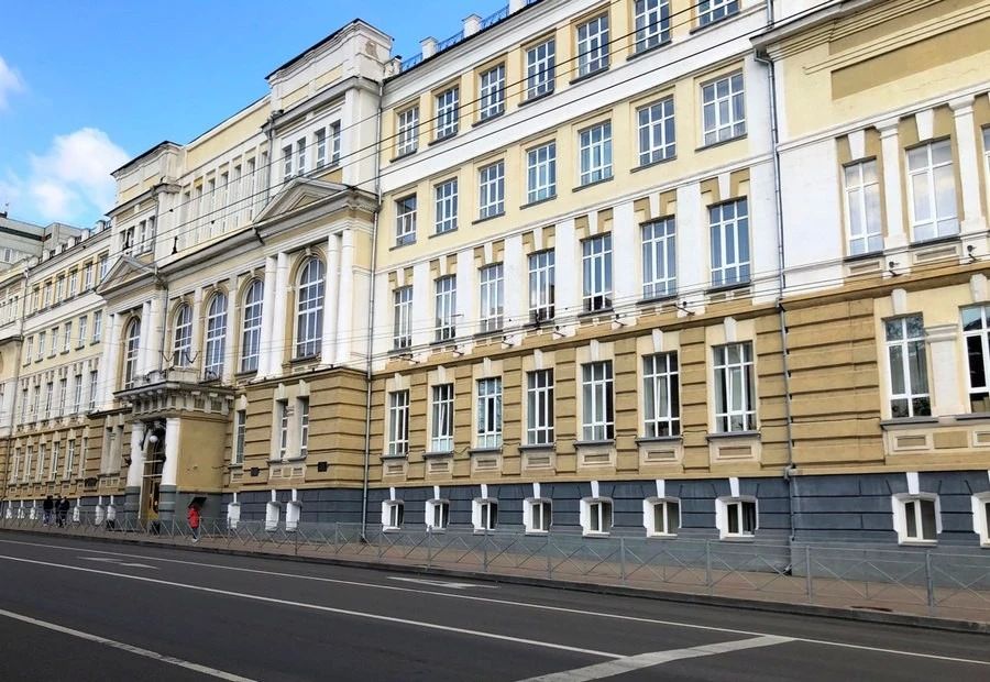 Губернатор Курской области Александр Хинштейн предложил открыть на базе КГУ факультет русского языка и литературы