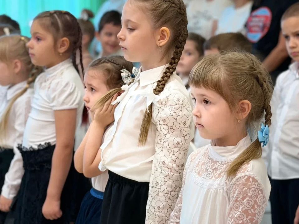 Курские дошколята создали для участников СВО «Одеяло мира» Курские дошколята создали для участников СВО «Одеяло мира»