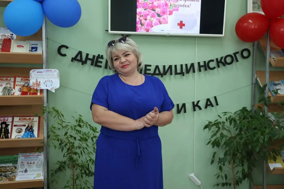 Нашу жизнь трудно представить без людей в белых халатах, которые в любое время суток приходят по первому зову о помощи ради спасения человеческой жизни Нашу жизнь трудно представить без людей в белых халатах, которые в любое время суток приходят по первому зову о помощи ради спасения человеческой жизни