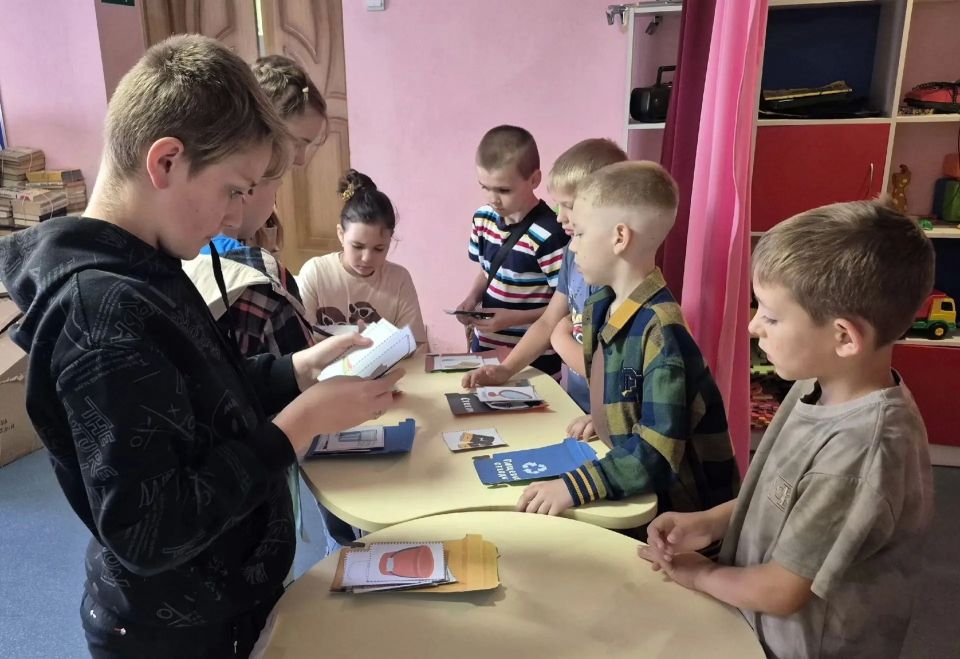 Ребята из детских пришкольных лагерей прошли маршрутную игру «ЭкоГТО» и сдали норматив по бережному отношению к природе Ребята из детских пришкольных лагерей прошли маршрутную игру «ЭкоГТО» и сдали норматив по бережному отношению к природе
