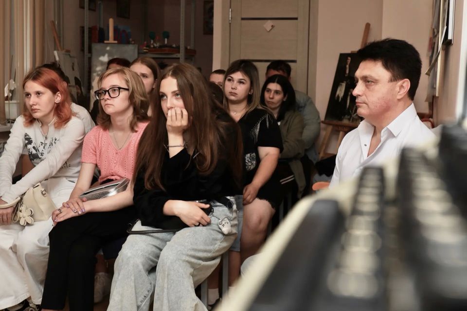 В архиве комитета ЗАГС Курской области прошла экскурсия «С любовью к России: семейные истории в архиве ЗАГС» для гостей Суджанского района В архиве комитета ЗАГС Курской области прошла экскурсия «С любовью к России: семейные истории в архиве ЗАГС» для гостей Суджанского района