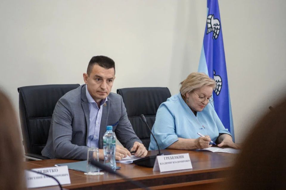 В Курске обсудили меры для снижения аварийности на дорогах В Курске обсудили меры для снижения аварийности на дорогах