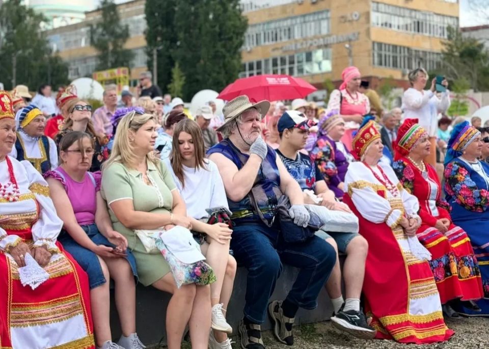 На Полугоре проходит открытый городской фестиваль песенного творчества «Когда поёт душа» На Полугоре проходит открытый городской фестиваль песенного творчества «Когда поёт душа»