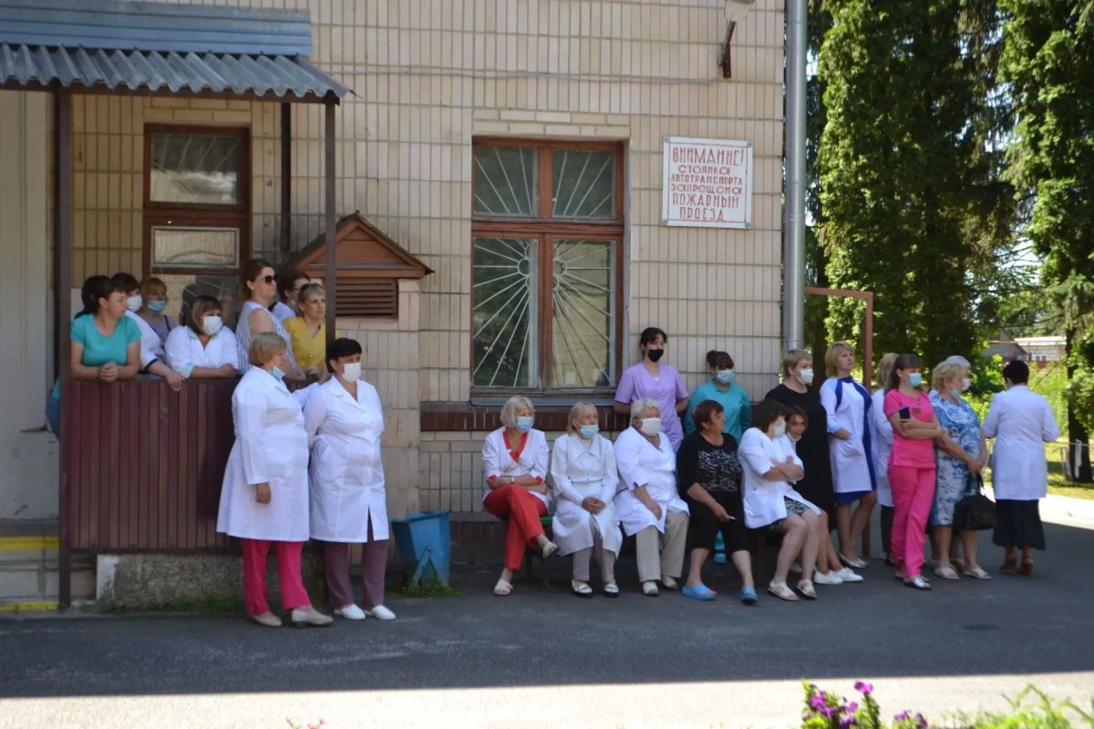 Уважаемые работники и ветераны здравоохранения Суджанского района! Поздравляю вас с профессиональным праздником!