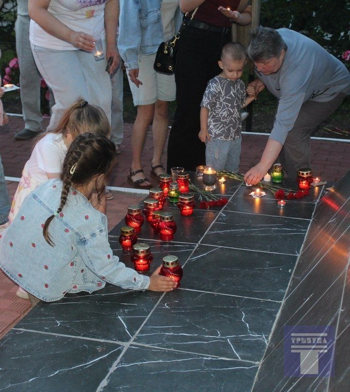 Конышевцы приняли участие в акции "Свеча памяти", посвященной 85-летию начала Великой Отечественной войны Конышевцы приняли участие в акции "Свеча памяти", посвященной 85-летию начала Великой Отечественной войны