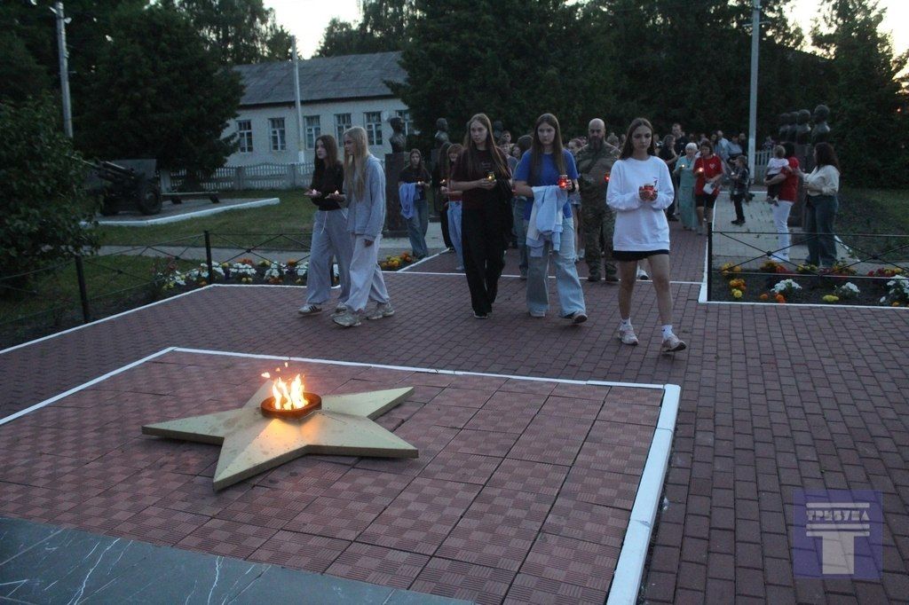 Конышевцы приняли участие в акции "Свеча памяти", посвященной 85-летию начала Великой Отечественной войны Конышевцы приняли участие в акции "Свеча памяти", посвященной 85-летию начала Великой Отечественной войны